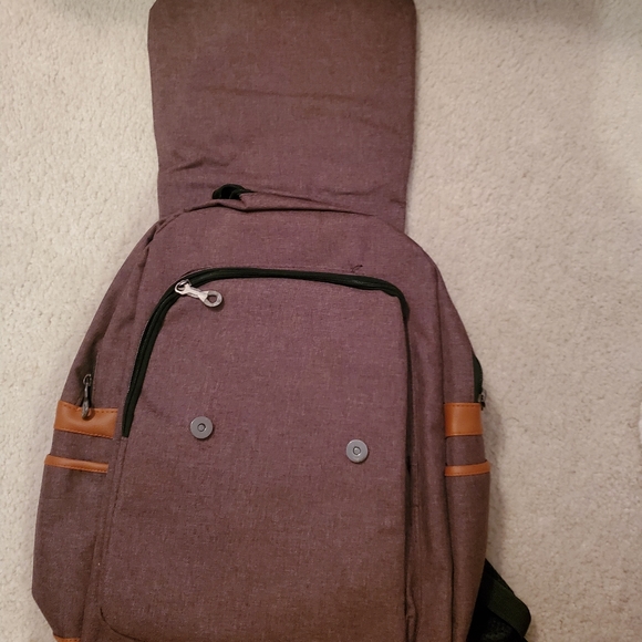 Backpack - Picture 3 of 4